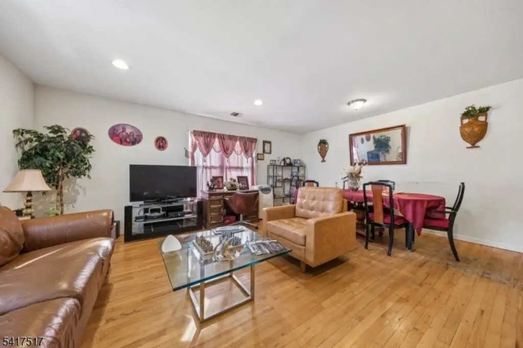 Picture 4