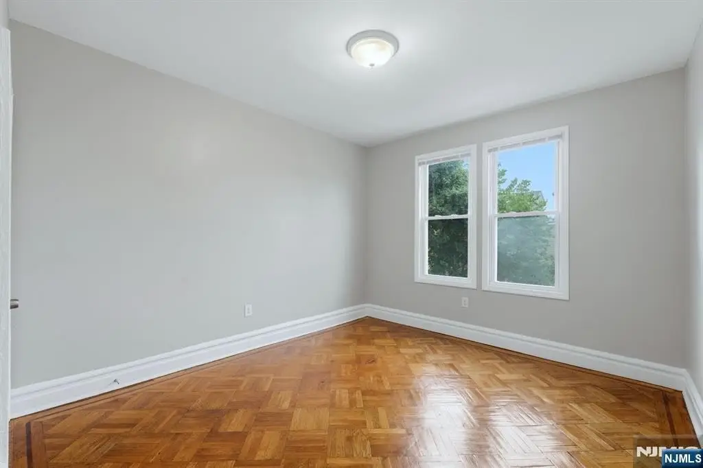 Picture 36