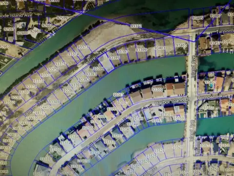 Waterfront Lots in Port Isabel