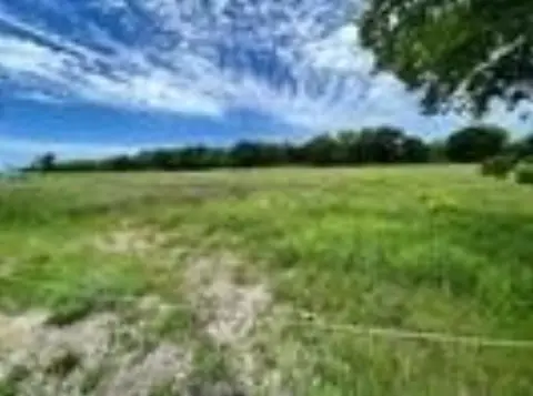 2-Acre Land in Ladonia, TX