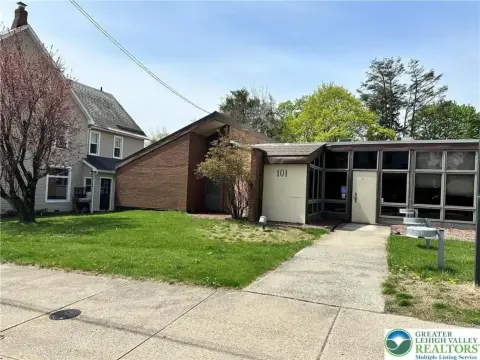 Pen Argyl Office For Sale