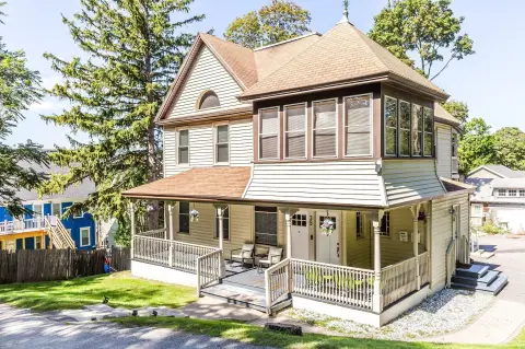 Updated Duplex with Central Air