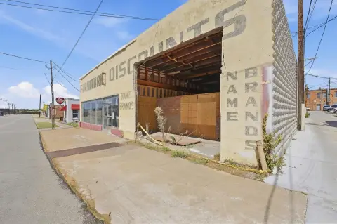 Storefront with Rear Warehouse