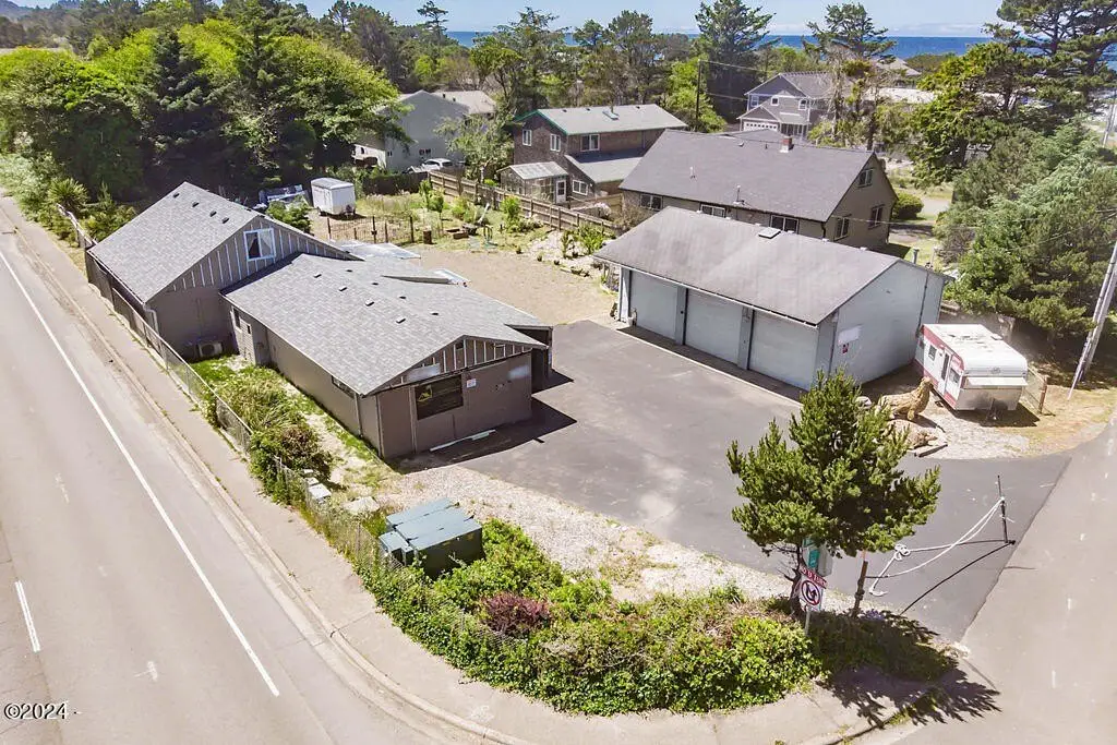 20 Willow St, Depoe Bay, OR 97341