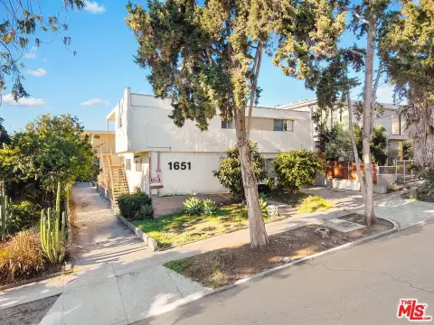 Silver Lake Multifamily Investment Opportunity