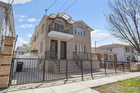 New Brick Duplex in Fresh Meadows