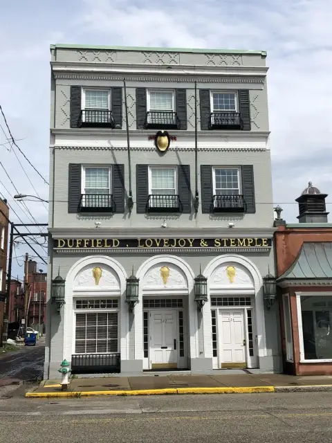 Mixed-Use Building in Downtown Huntington