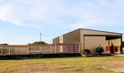 Equine Facility in Whitesboro, TX