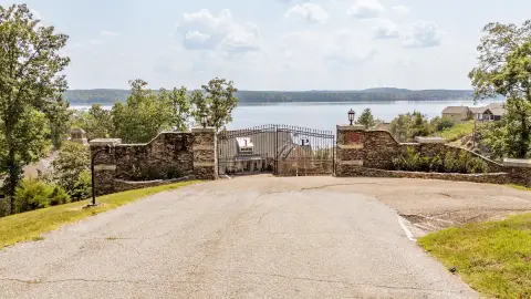 Pickwick Lake View Lot