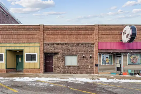 Downtown Reinbeck Commercial Office Space