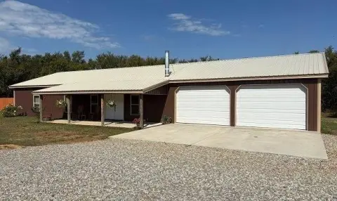 Farm/Estate with Barn in Okemah