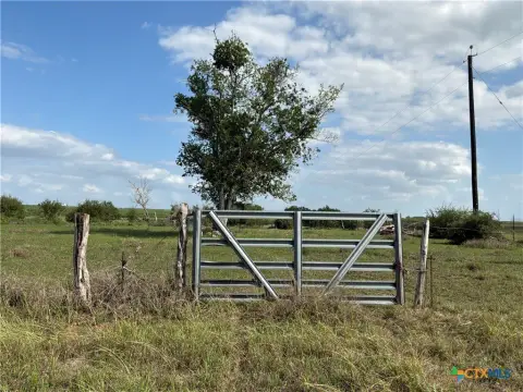Residential Land in Gonzales, TX