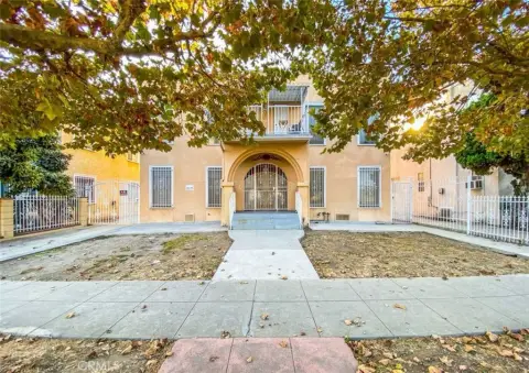 Los Angeles Quadruplex with Garages