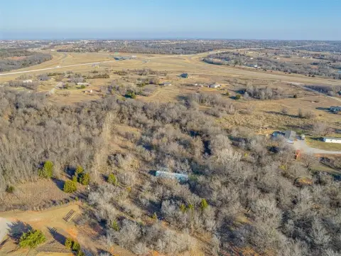 Residential Land in Blanchard, OK