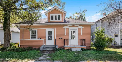 Duplex in Jackson, Tennessee