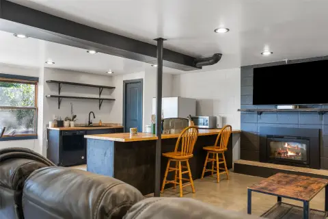 Versatile Living Space Near School