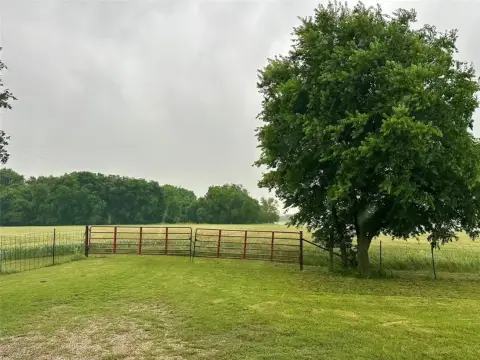 151.5 Acres in Grandview, TX