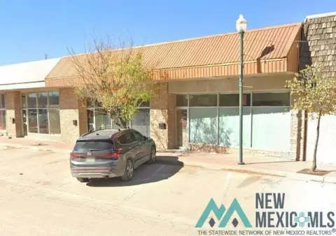 Divisible Storefront Retail Property