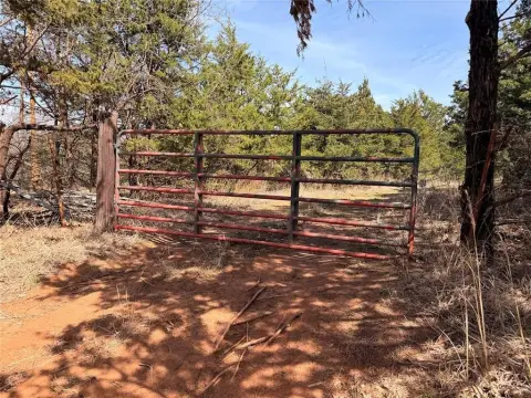 Secluded Land Southwest of Cushing
