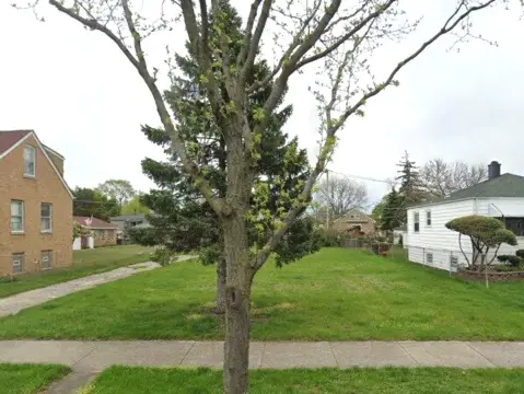 Residential Lot in Forest View