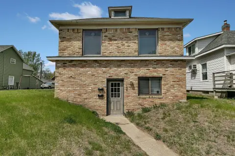 Up-Down Duplex with Garage Parking