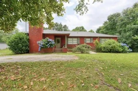 Brick Ranch Live-Work Space