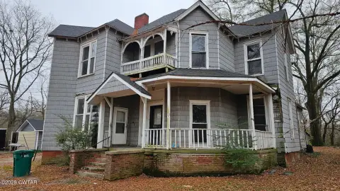 Duplex in Jackson, Tennessee