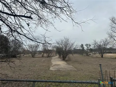 Prime Land Near I-35