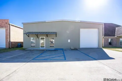 Commercial Land in Gonzales, LA