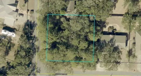 Residential Land in Niceville, FL