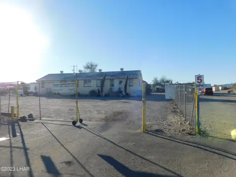 Quartzsite Commercial Building For Sale