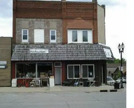Commercial Storefront in Parkersburg, Iowa