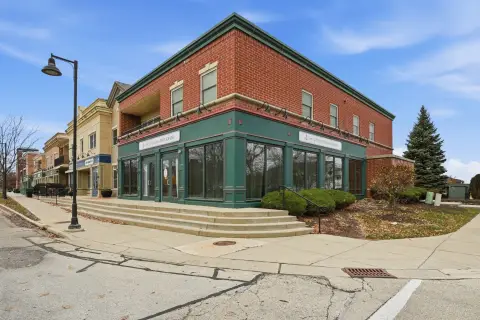 Frankfort Commercial End Cap Unit