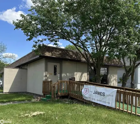 Commercial Building in Chariton, Iowa