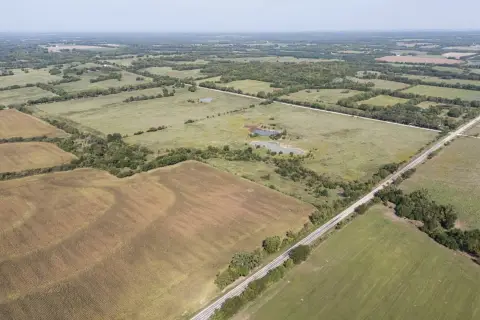 Versatile Land Near Mound Valley