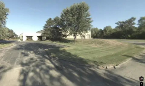 Versatile Warehouse in Lewis Center