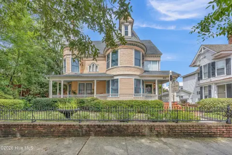Historic Bed & Breakfast With 8 Bedrooms