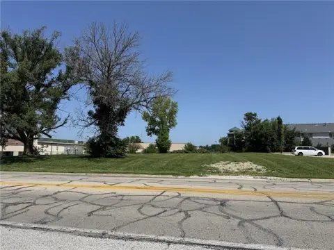Commercial Land with Public Utilities