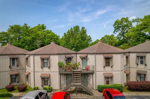 Searcy Apartments: 19-Unit Community