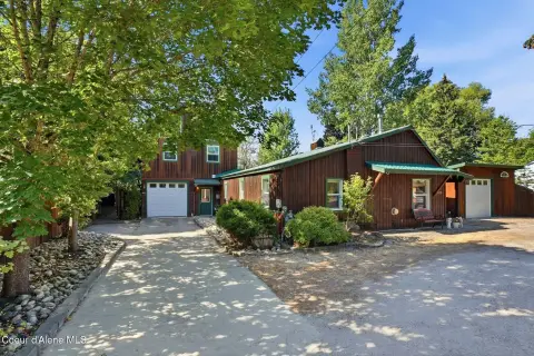 3-Unit Triplex with Multiple Garages