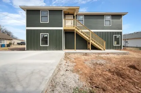 Edmond Duplex Near University