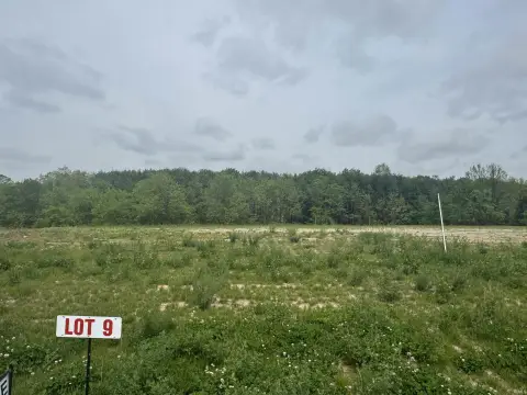 Residential Land in Huntertown, IN