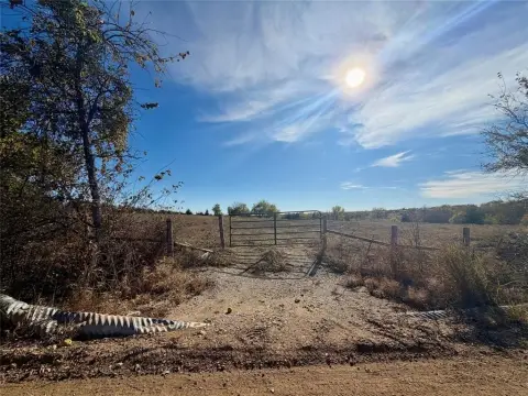 Unimproved Land Near Paris, TX