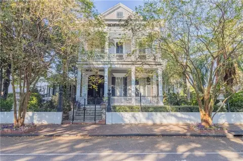 Historic 5-Unit Apartment Building