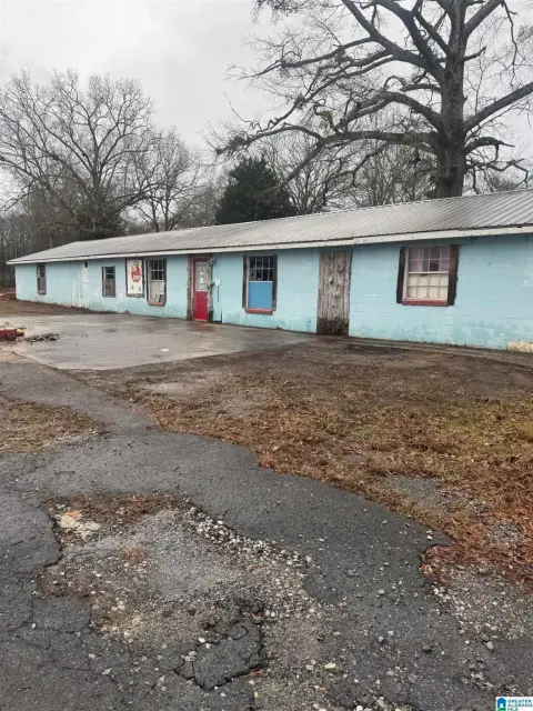 Versatile Commercial Building in Shelby