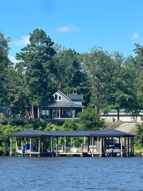 Lakefront Property with Premium Amenities