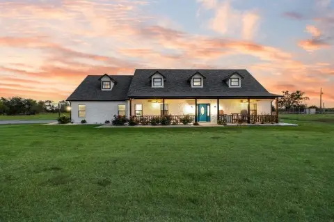 Texas Ranch with Modern Farmhouse