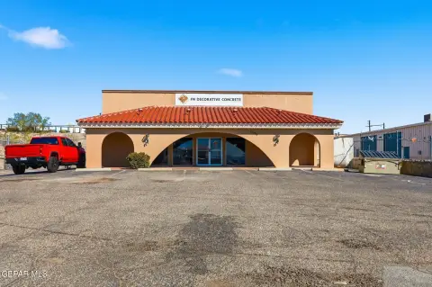 El Paso Retail/Warehouse Building