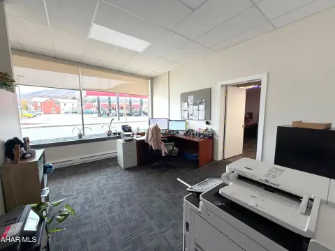 Modern Office Space in Everett