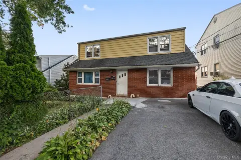 Well-Maintained Duplex in Convenient Location